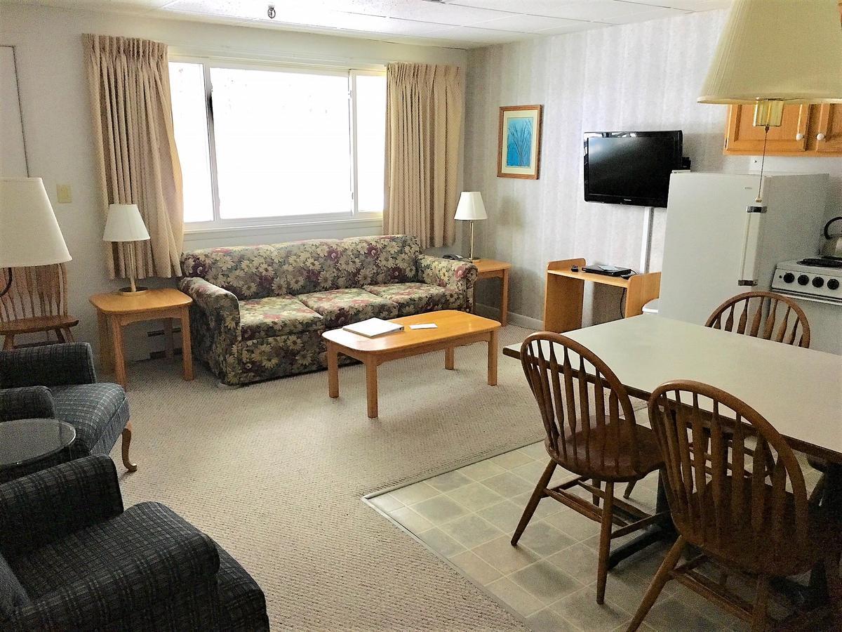 Forest Glen Inn 北康威 外观 照片